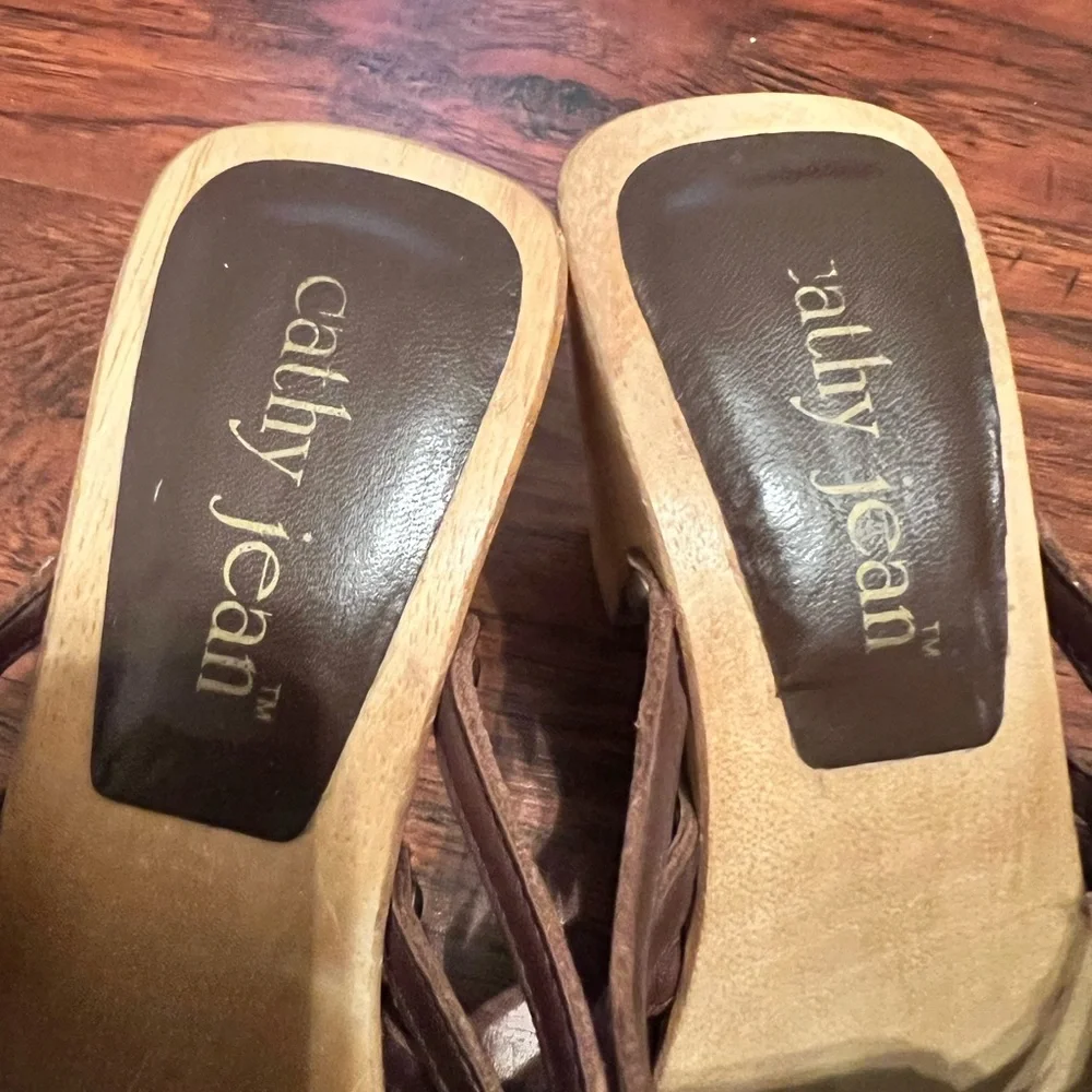 Cathy Jean Women's Brown Leather Sandals, size 5